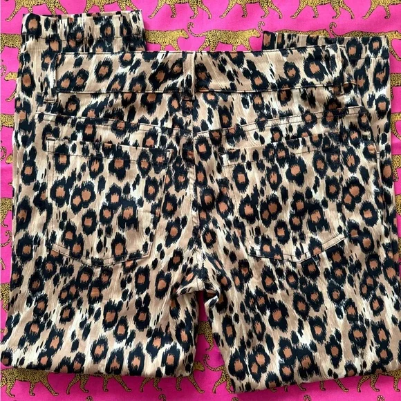 MOSCHINO TIMELESS LEOPARD PRINT CAPRI PANTS 🩷 - Picture 5 of 5